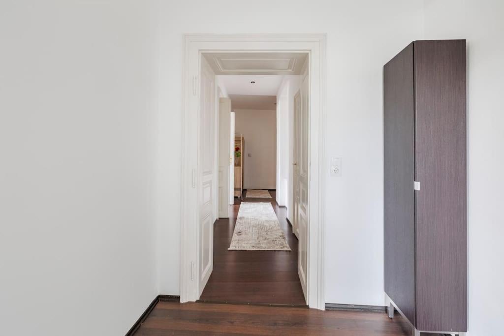Charming Spacious Apartment Wien Eksteriør billede