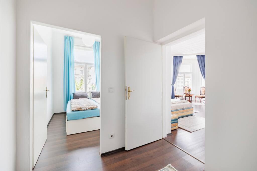 Charming Spacious Apartment Wien Eksteriør billede