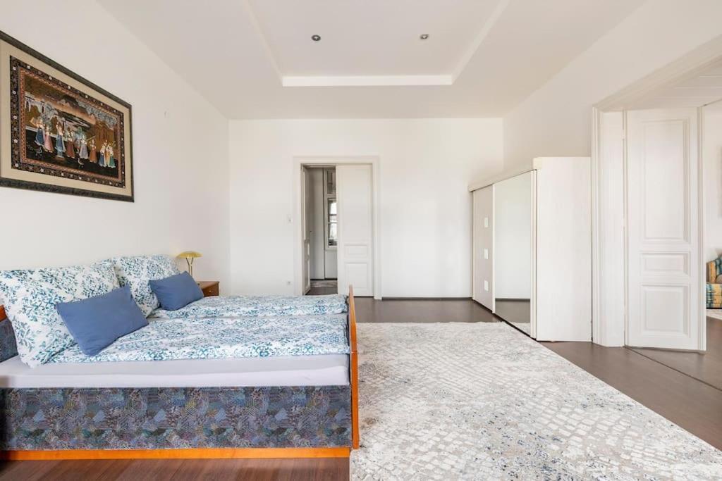 Charming Spacious Apartment Wien Eksteriør billede