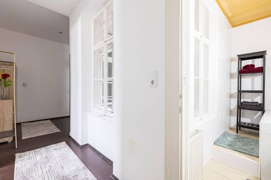 Charming Spacious Apartment Wien Eksteriør billede