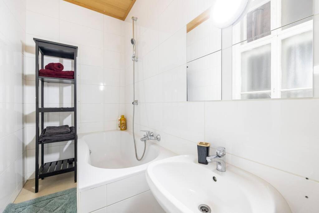 Charming Spacious Apartment Wien Eksteriør billede